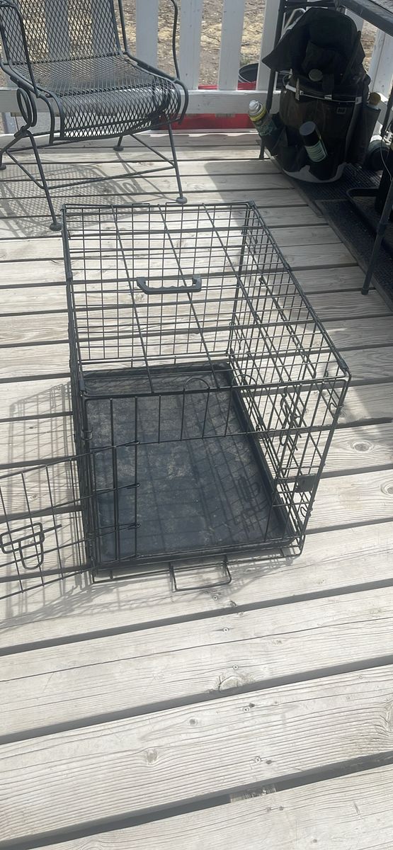Petmate Black Wire Dog Crate Kennel w/ Tray - Small/Medium - Collapsible
