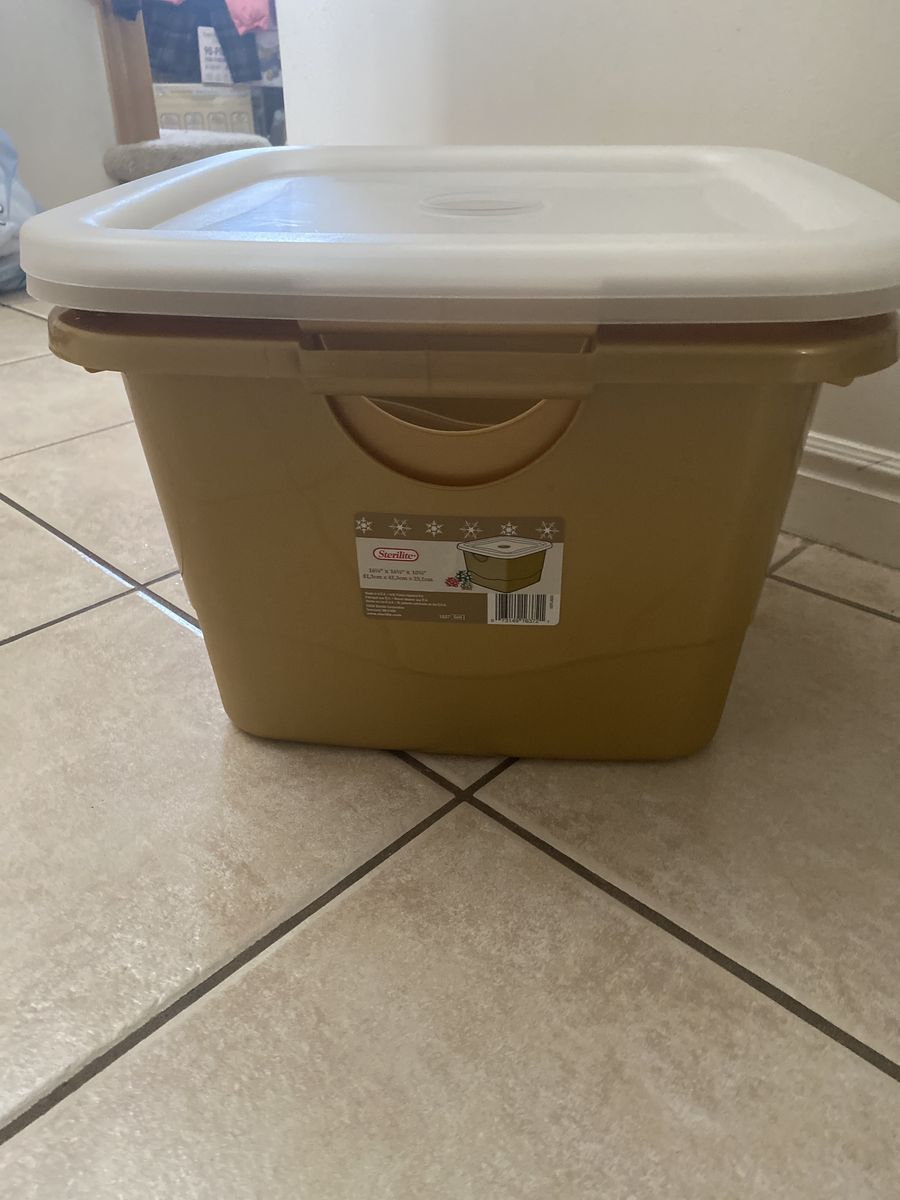 Sterilite Containers