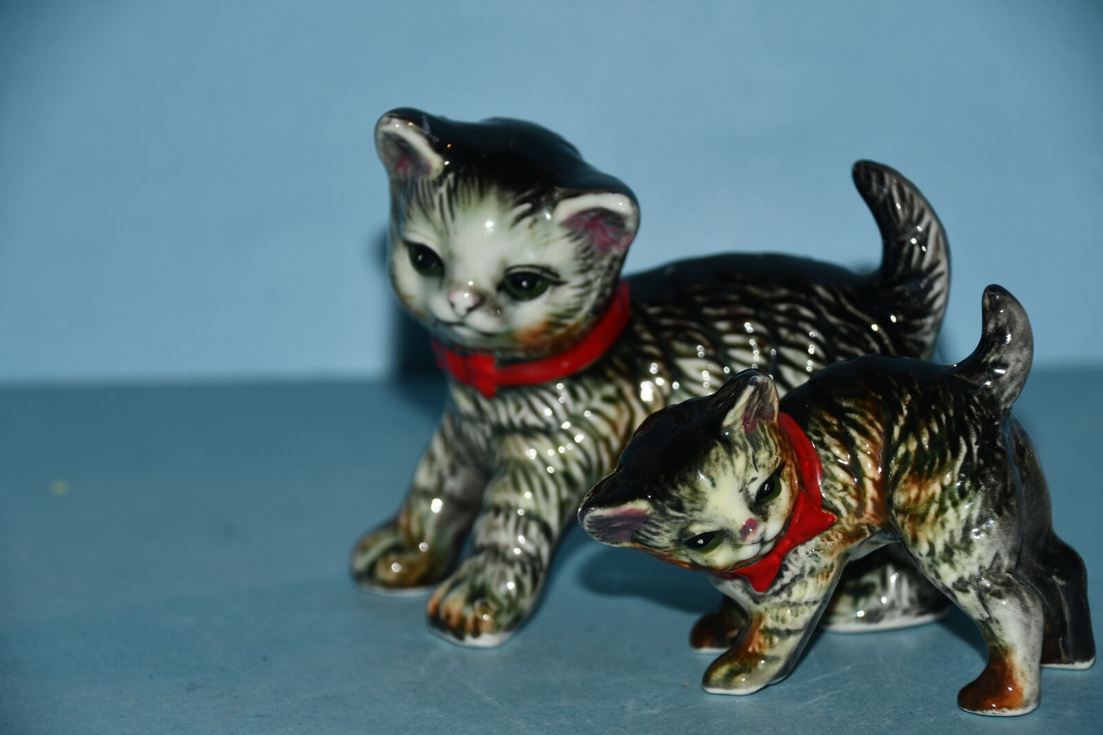 VINTAGE "CAT & KITTEN FIGURINES ~ CAT HEIGHT 3.75" ~ GRAY ~ RED COLLAR ~ NO CHIPS!