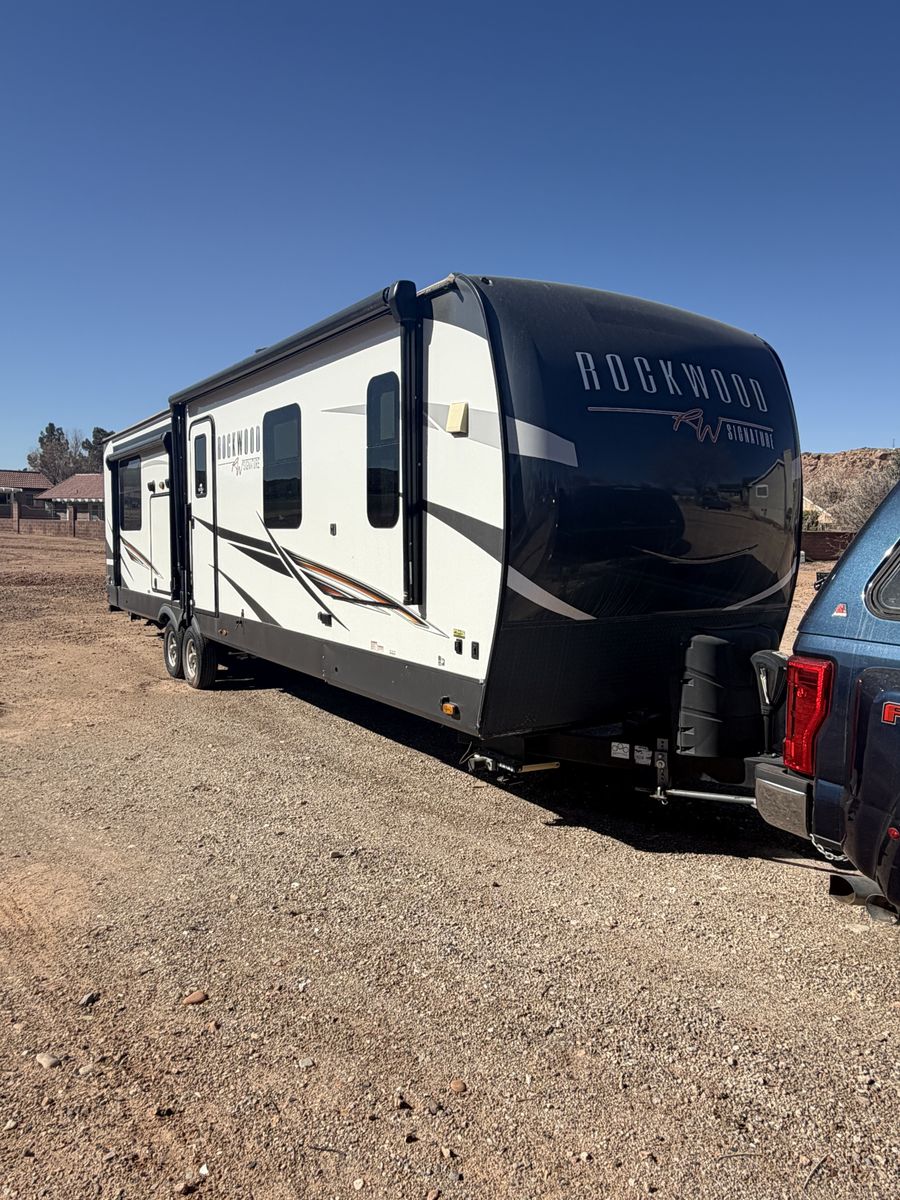 Forest River Rockwood Signature