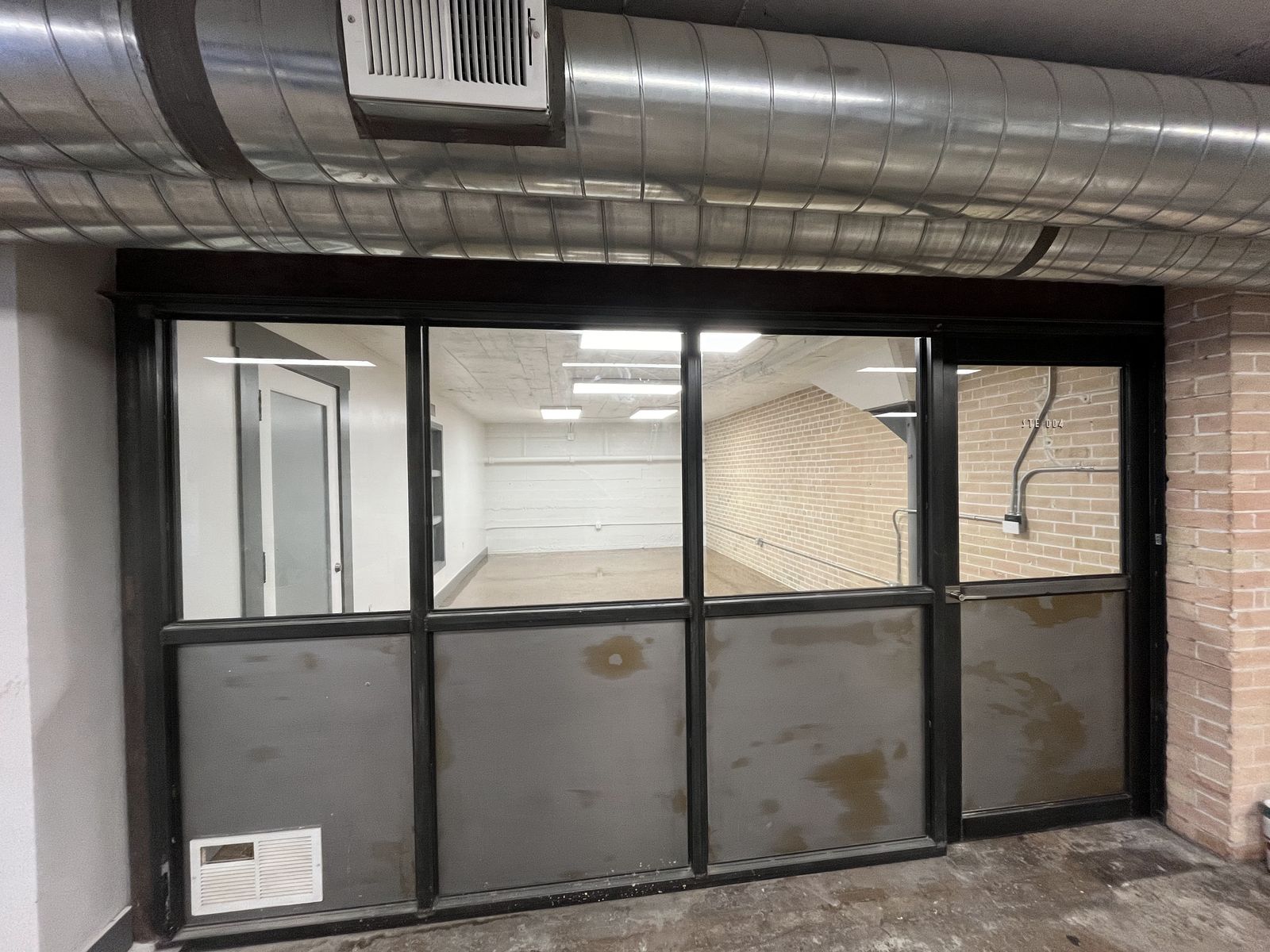 Bright Building Ste 004