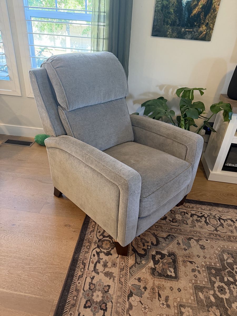 Grey push back recliner 