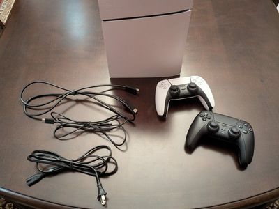 PS5 w/ 2 Dualsense Controllers