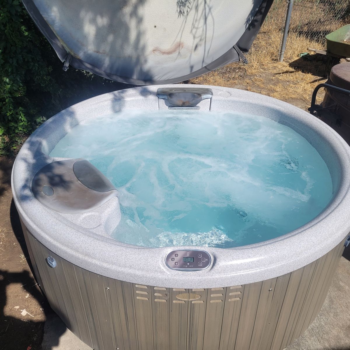 Bullfrog 151RSS Hot Tub - Spa w/ 5 Seating Options, New Unopened Spa Cover, Step, Cover Lifter & Free Delivery