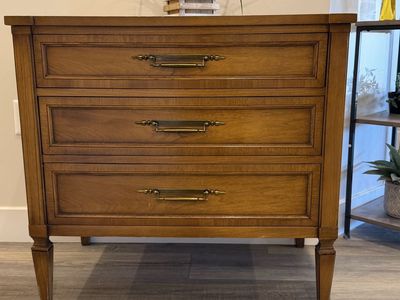 Gorgeous Vintage 3-drawer wood chest