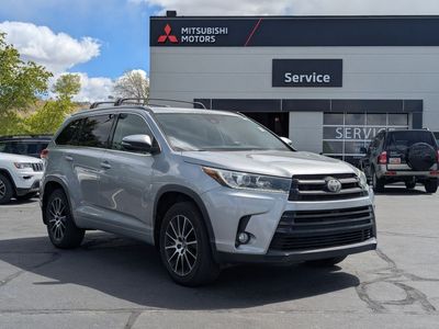 2017 TOYOTA HIGHLANDER SE