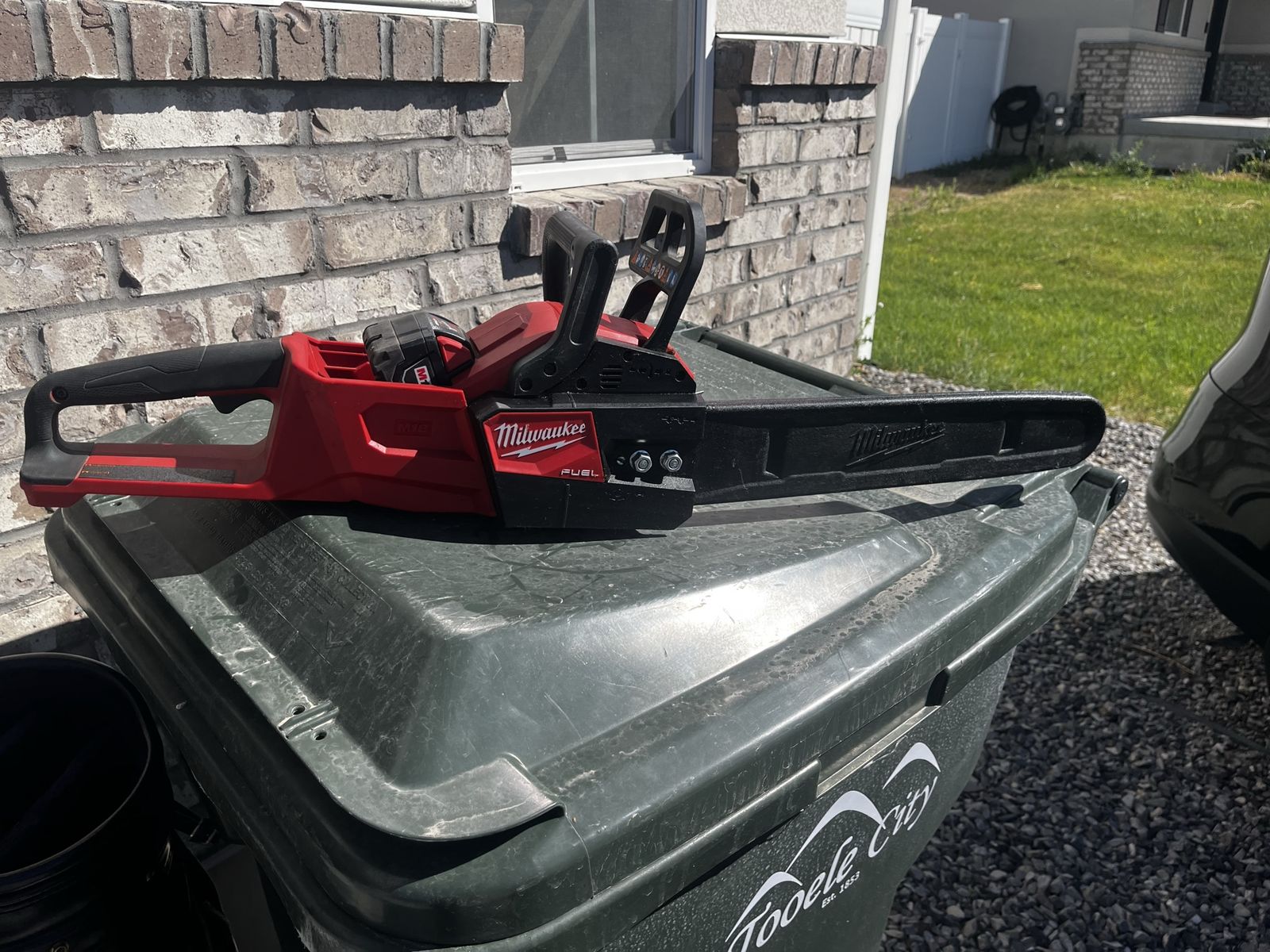 Milwaukee 16” M18 Chainsaw
