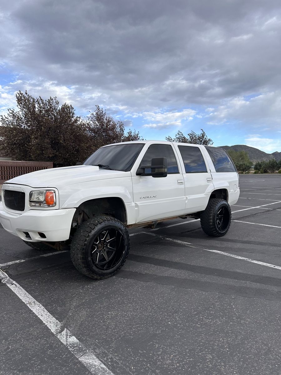 2000 Cadillac Escalade Luxury