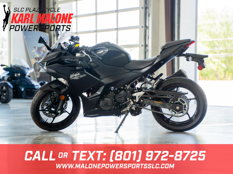 2026 Kawasaki Ninja 500 CA Metallic Flat Spark Bla