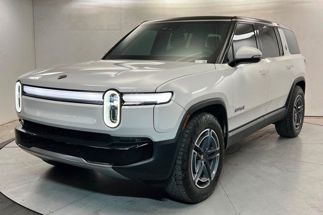 2025 Rivian R1S Adventure