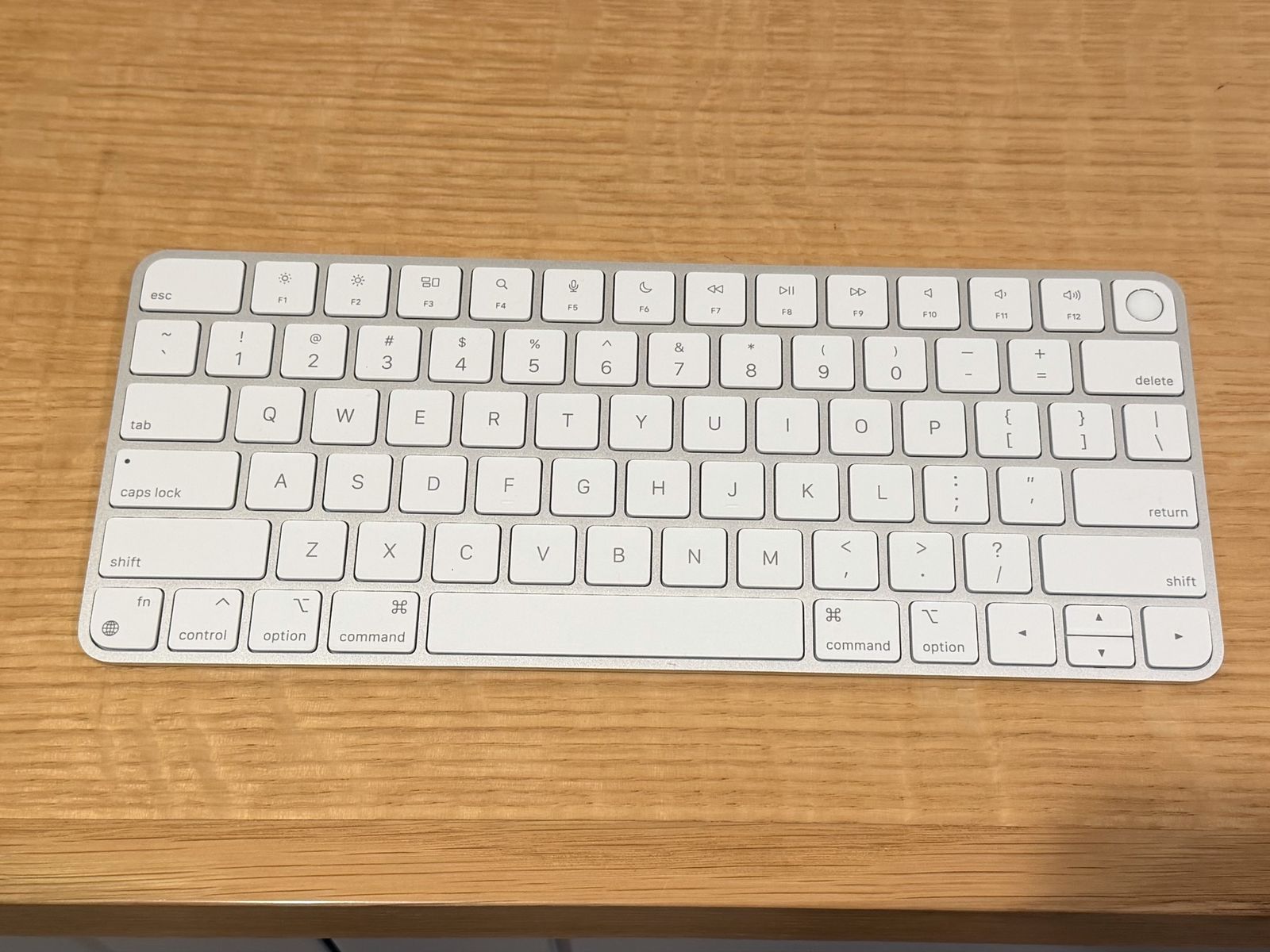 Apple Magic Keyboard with Touch ID - Wireless Silver/White