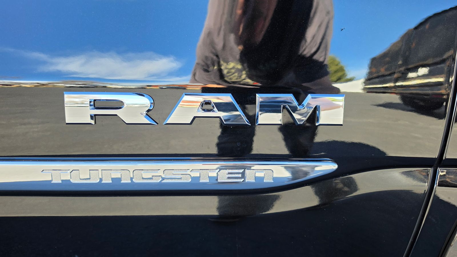 19-26 Ram 1500 Front Door Nameplate (RAM)