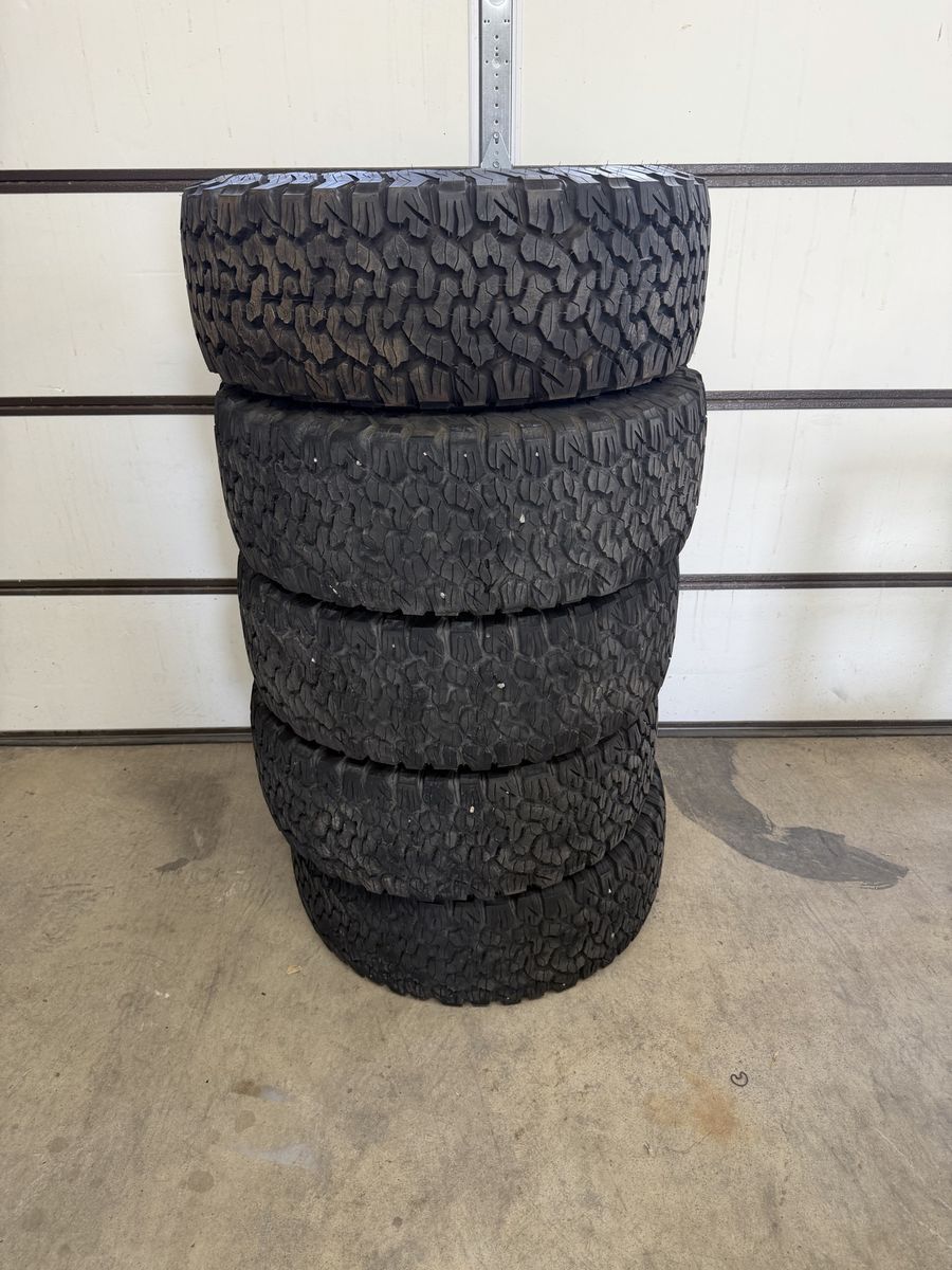(5) BF GoodWrench KO2 305/65r17