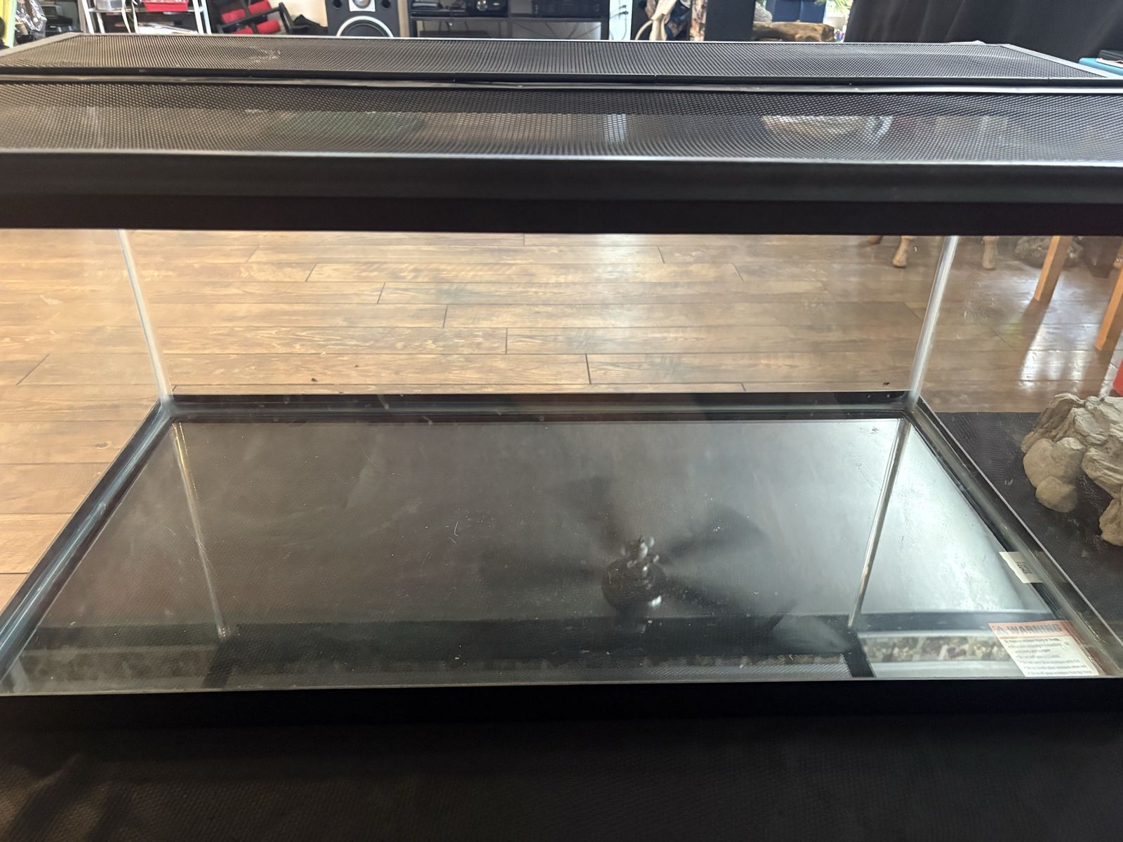 Used Rectangular 40 gal Glass Tank Terrarium with Mesh Top Screen - Versatile Reptile/Aquarium Enclosure