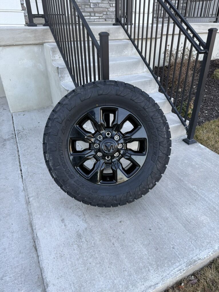 Dodge Ram 3500 Limited Rims And Tires 35/12.50R20