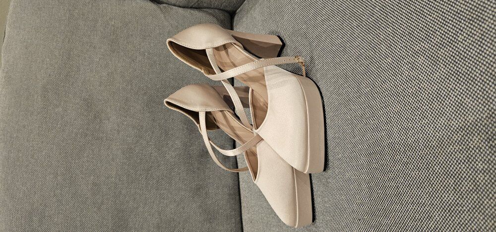 Women's heels - size 11/12