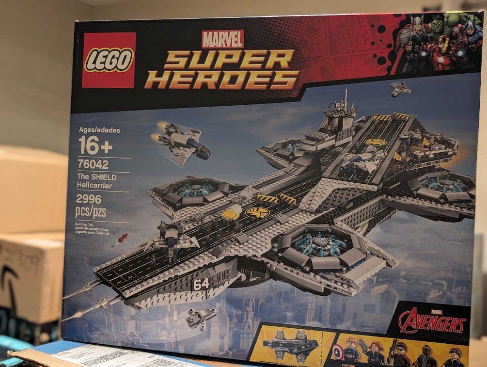 NEW LEGO Marvel: The SHIELD Helicarrier (76042)