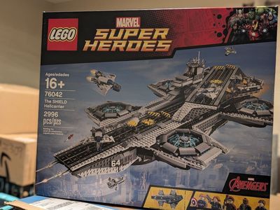 NEW LEGO Marvel: The SHIELD Helicarrier (76042)