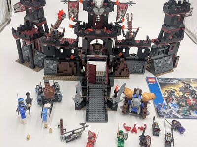 Lego Castle 8876 & 8877, retired, with Instructions & Extras!