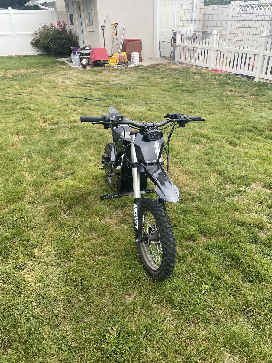 Nexvey Flash Electric Dirt Bike - Black