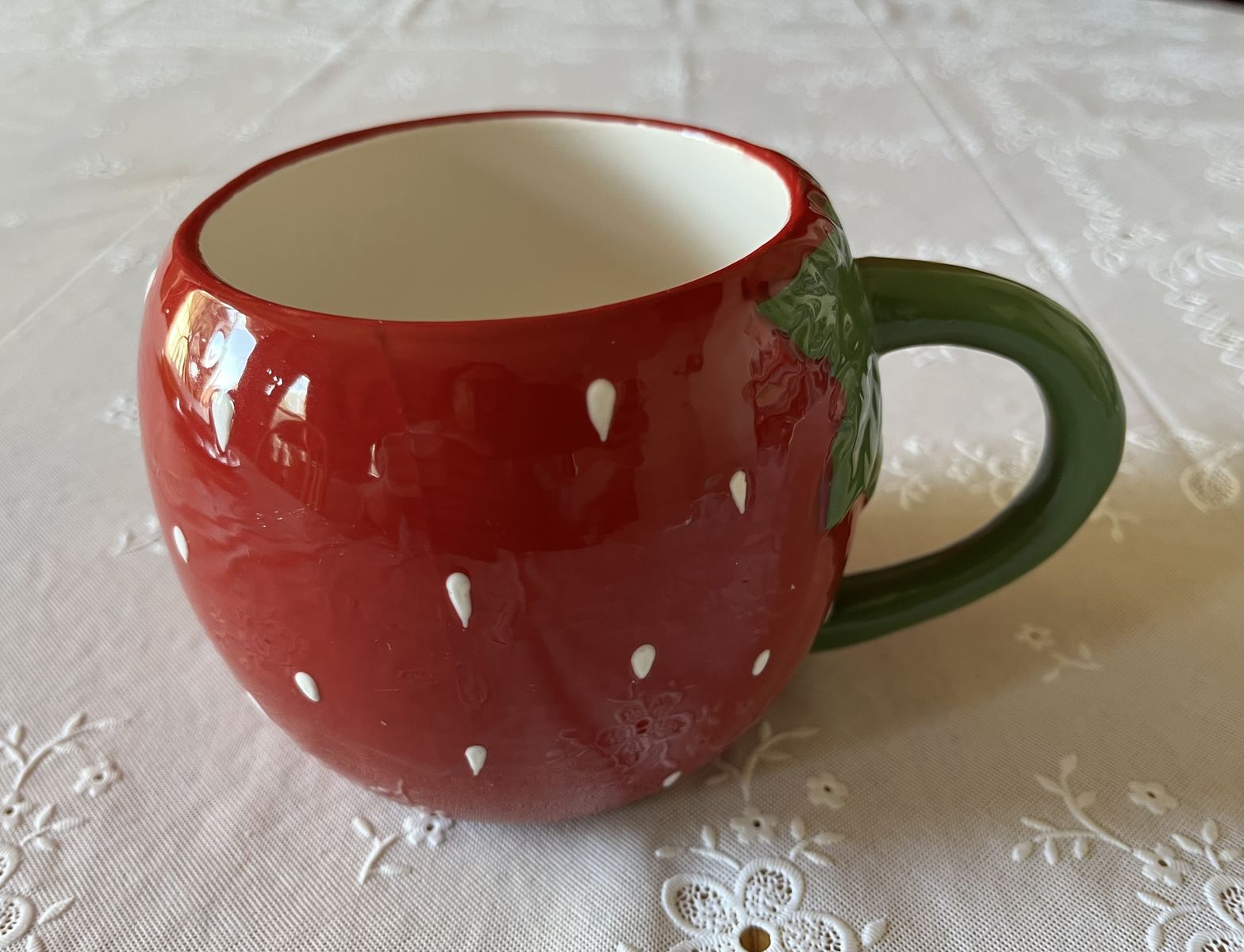 NEW Ceramic Strawberry Mug/Home Decor.