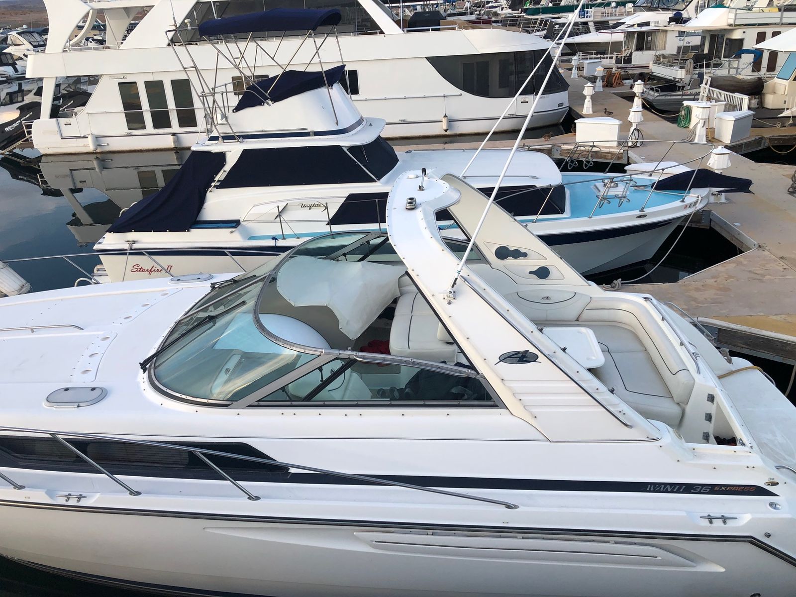 1998 36' Bayliner Avanti 3685 Sunbridge Yacht