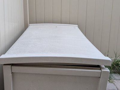 Suncast Light Gray Plastic Outdoor Storage Deck Box - Good Condition