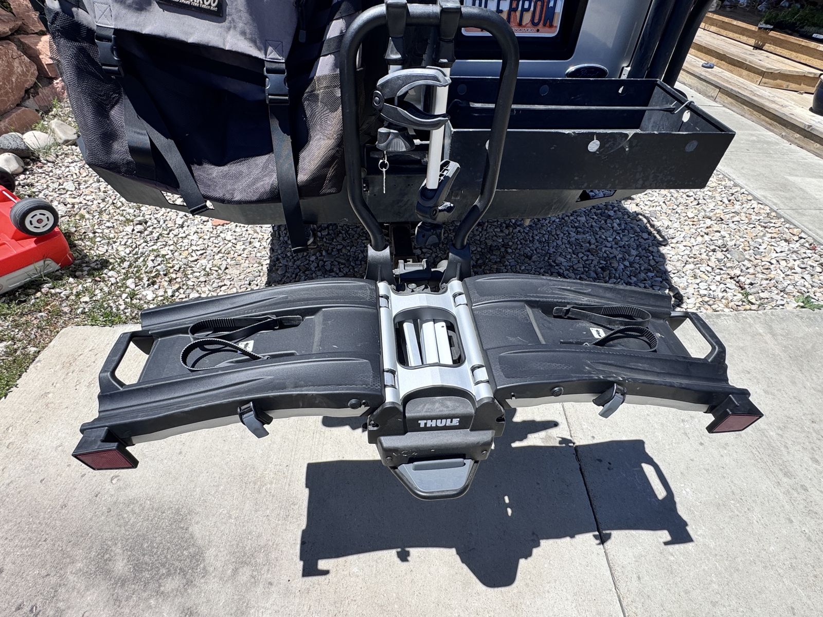 Thule EasyFold XT 2-bike Hitch Rack