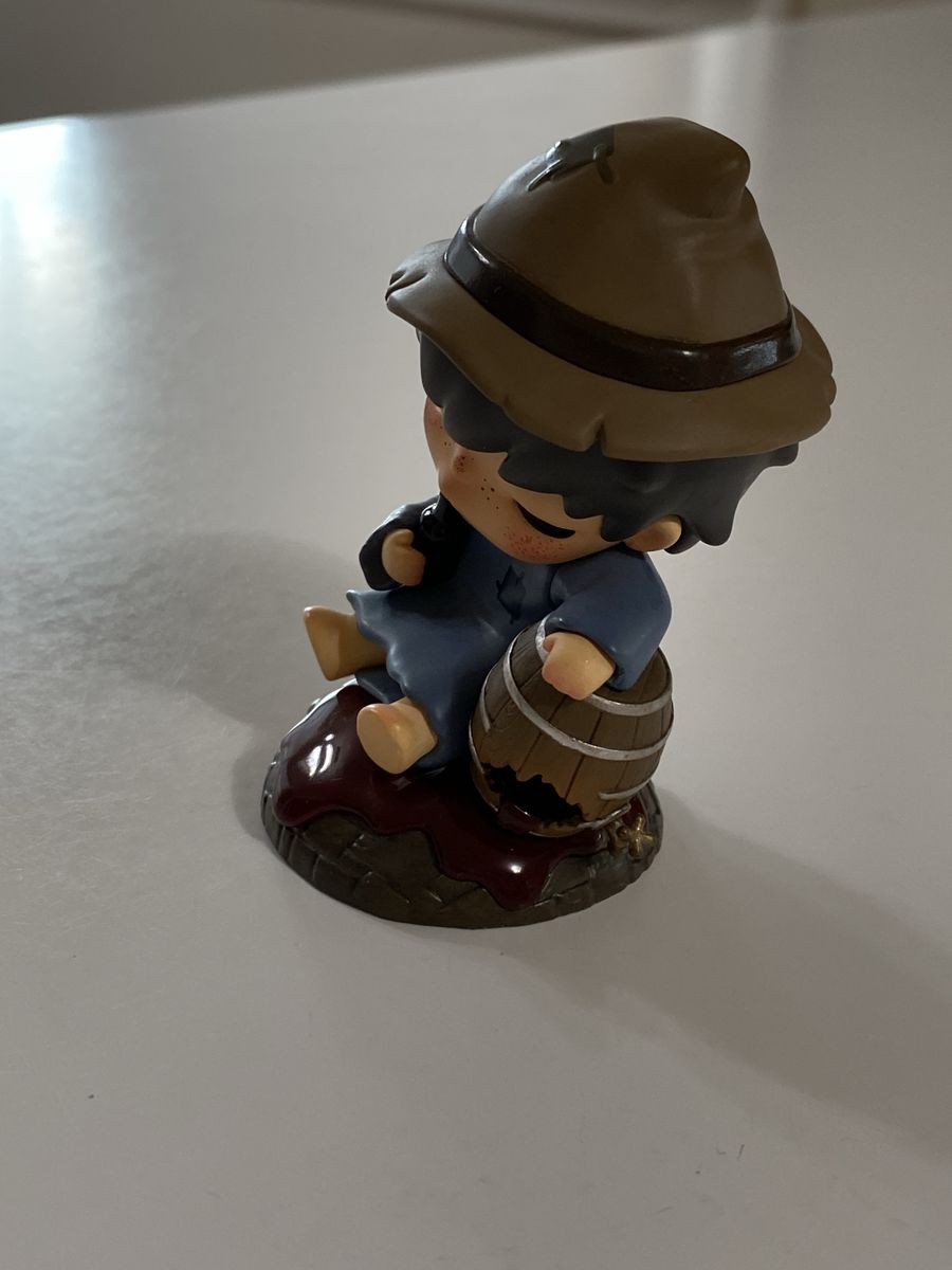 Hirono Figure "The Tippler"