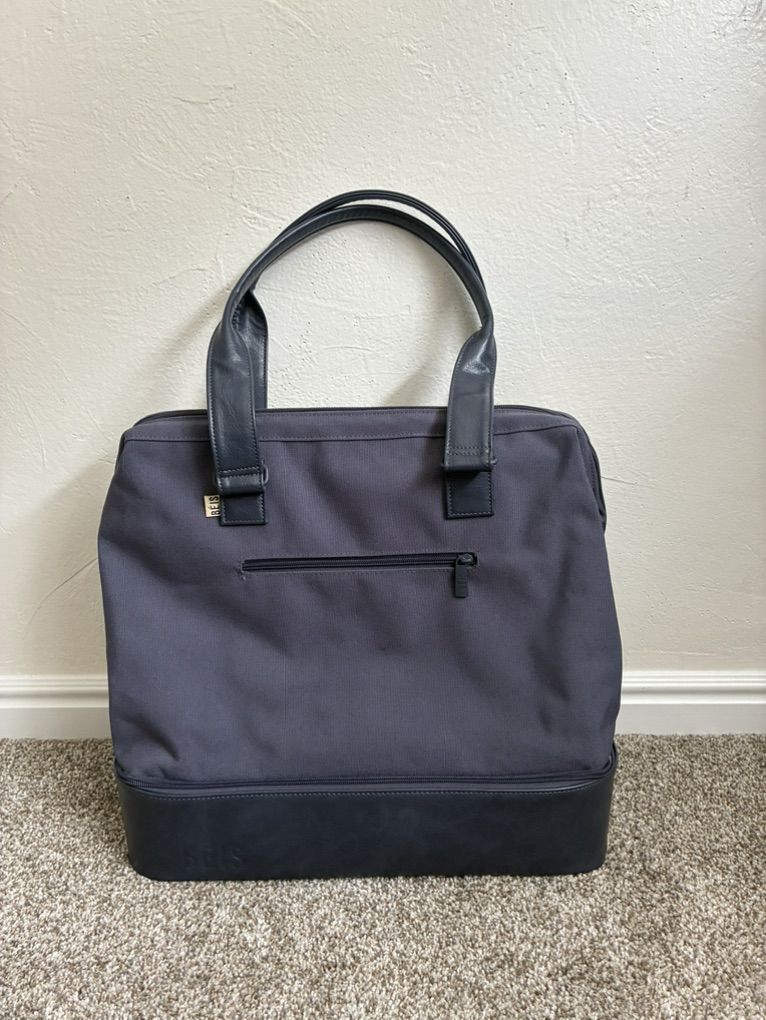 Beis Traveler The Weekender Like New $50