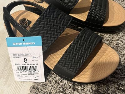 Water sandals