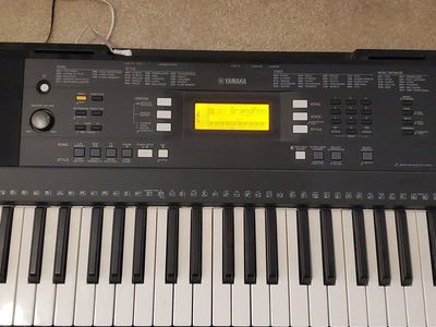 Yamaha electric piano PSR E343