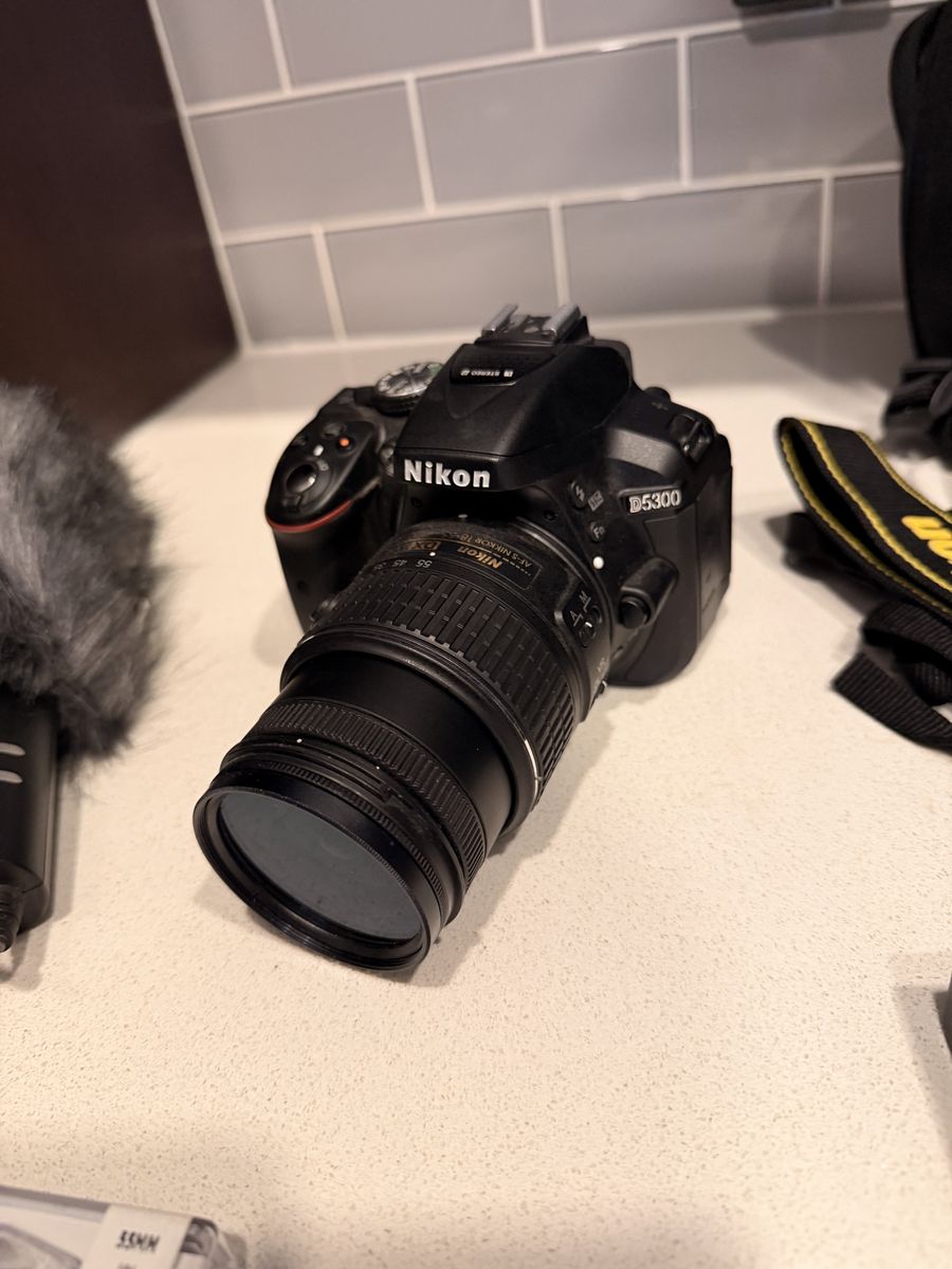 Nikon D5300 DSLR Camera with AF-S DX NIKKOR 18-55mm f/3.5-5.6G VR II Lens Kit