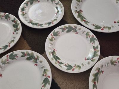 20 piece Gibson brand Holiday china