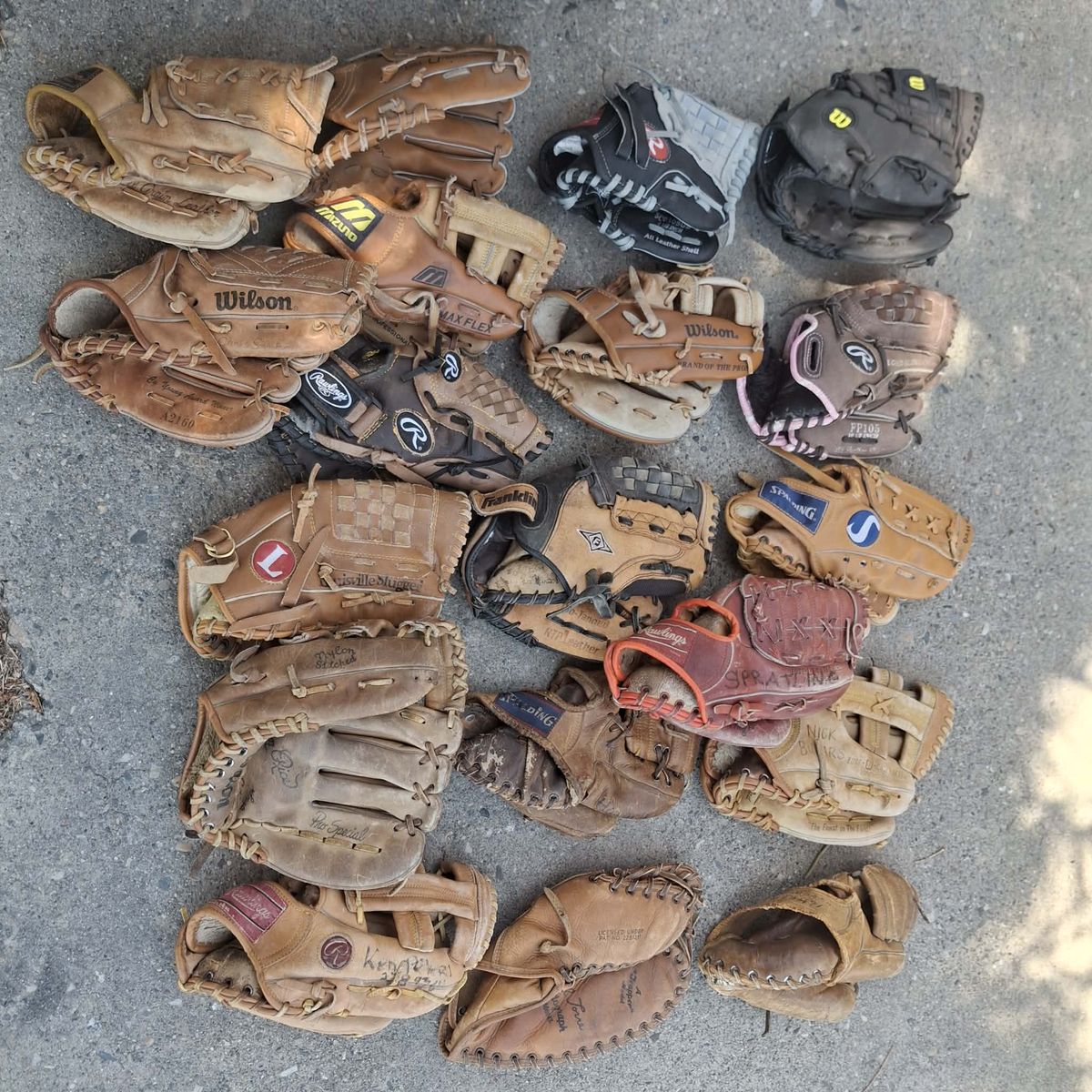 CHILD YOUTH BASEBALL SOFTBALL MITTS $10 EACH NO ADULT
