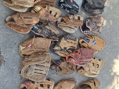 CHILD YOUTH BASEBALL SOFTBALL MITTS $10 EACH NO ADULT