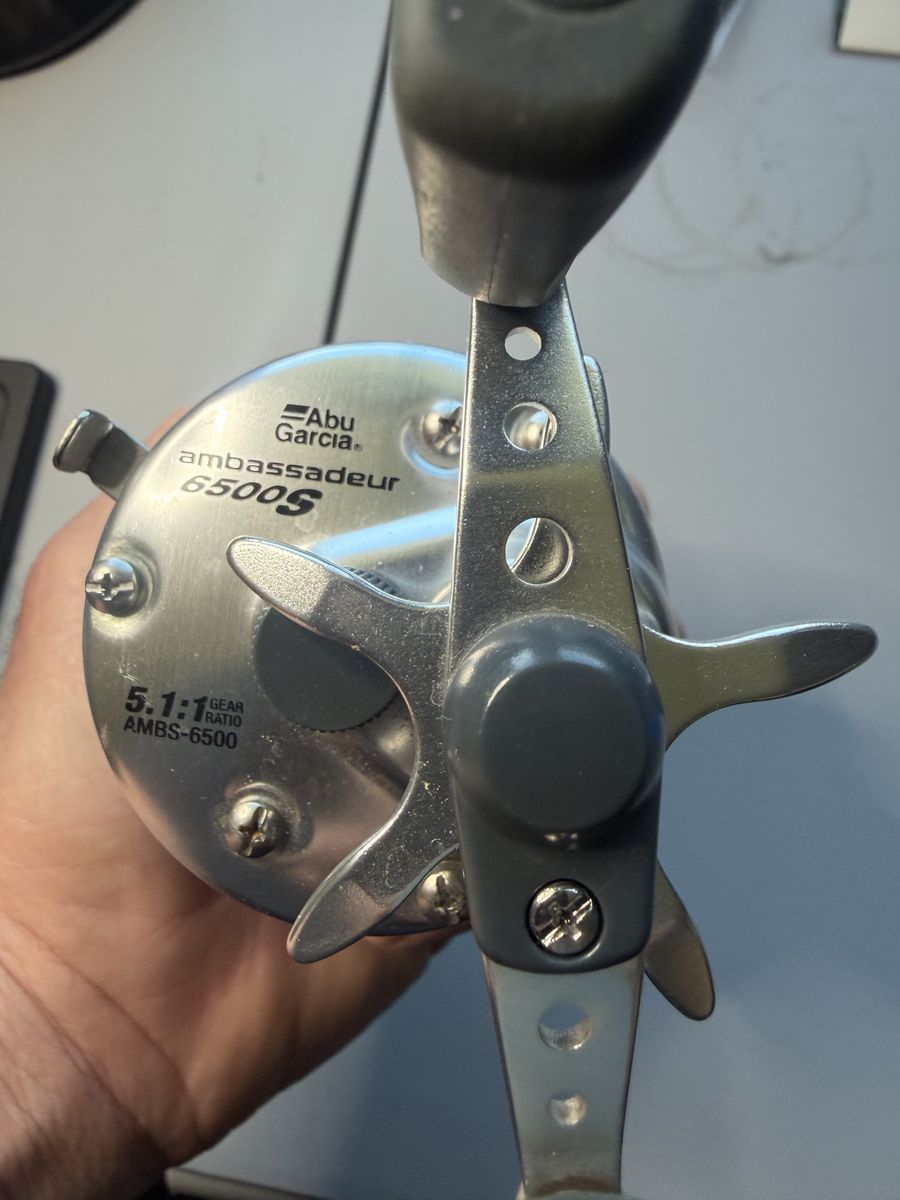 Bait casting reel
