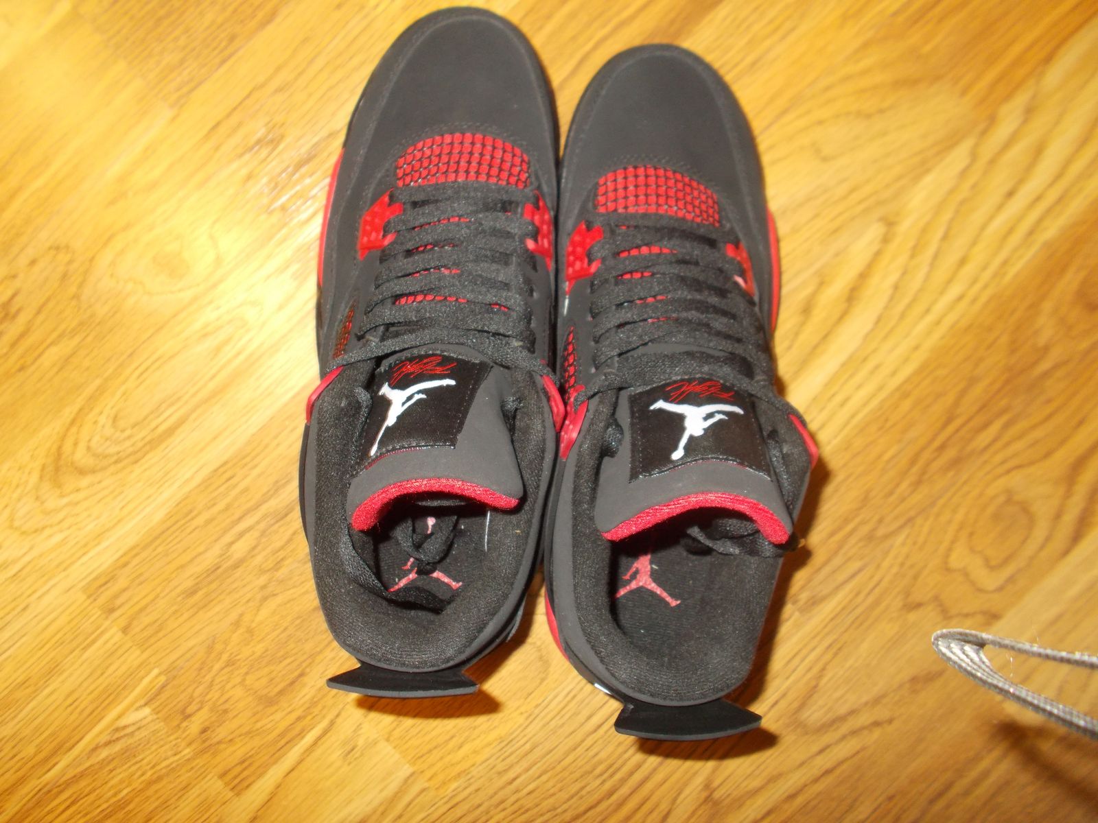 BRAND NEW AIR JORDAN 4 RETRO RED THUNDER SHOES CT8527-016