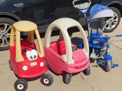 LITTLE TIKES COZY COUPE OR tricycle stroller