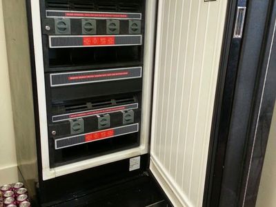 Combination Snack and Soda Vending Machine with Bill Changer