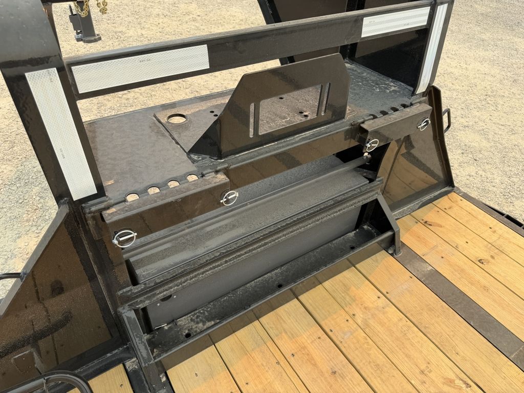 Main image 6