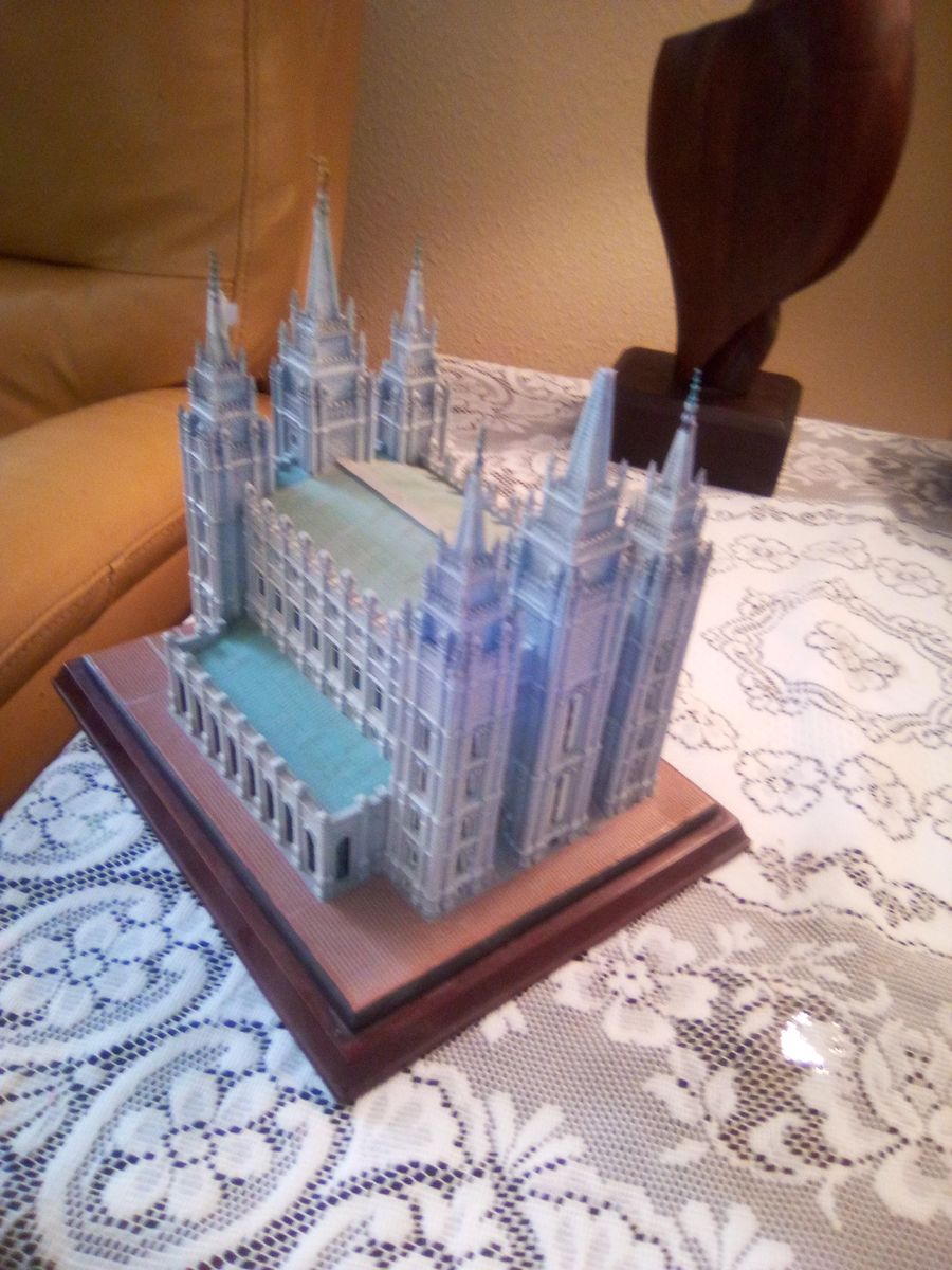 Danbury mint Mormon temple replica