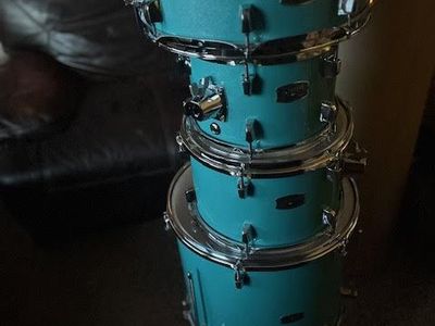 yamaha/tama drum set kit