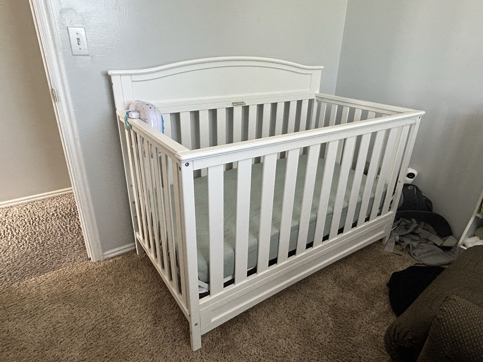 Delta Children White Convertible Baby Crib