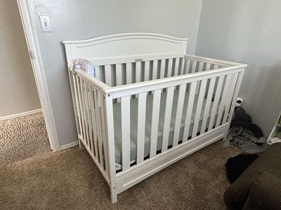 Delta Children White Convertible Baby Crib