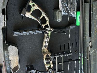 Bear Cruzer compound bow