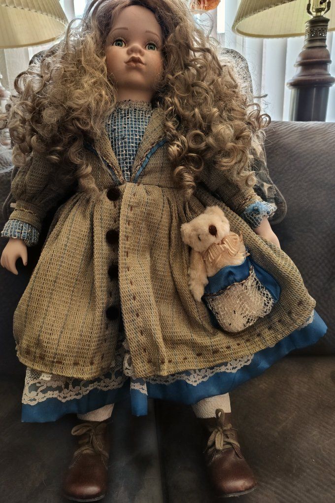 Ashley Belle Porcelain Doll Collection