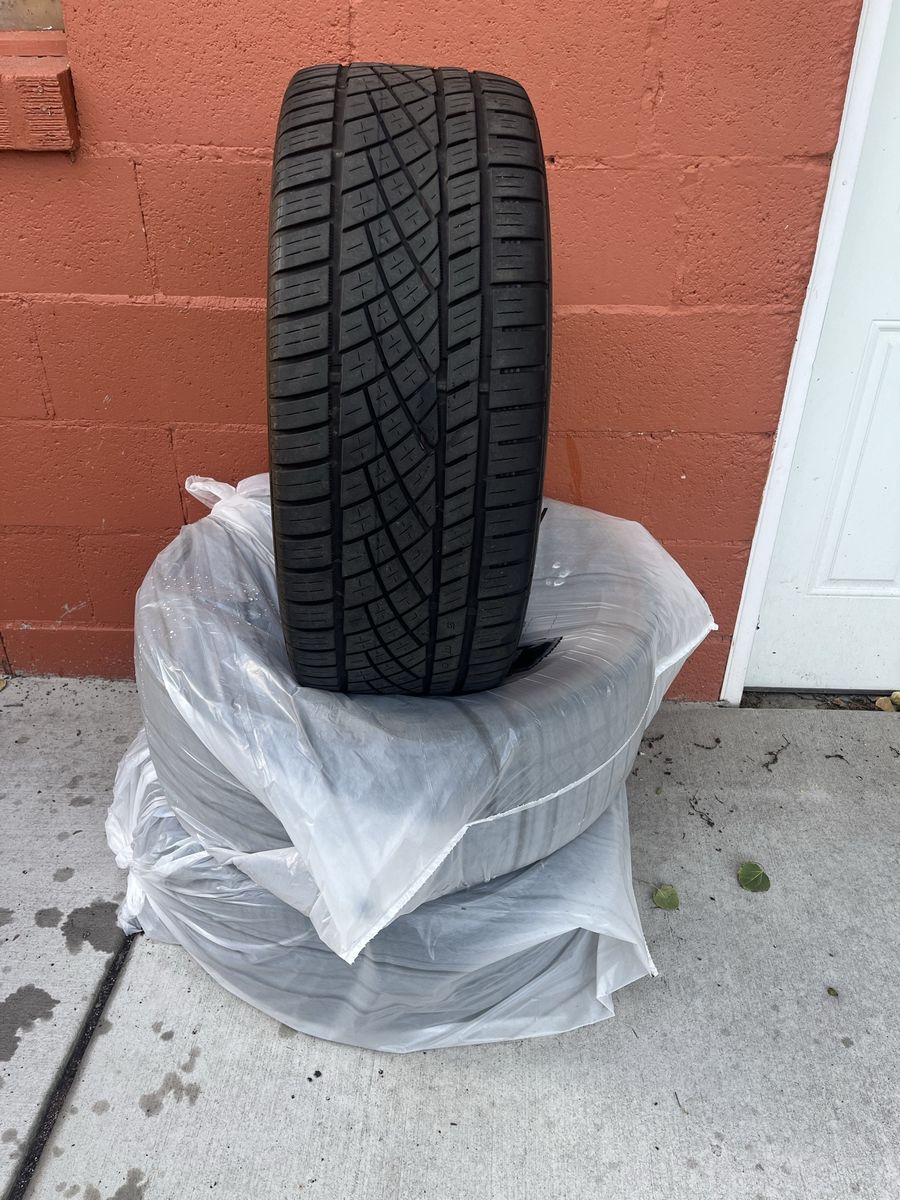 Continental Extreme Contact tires 255/45 ZR 20  (3)