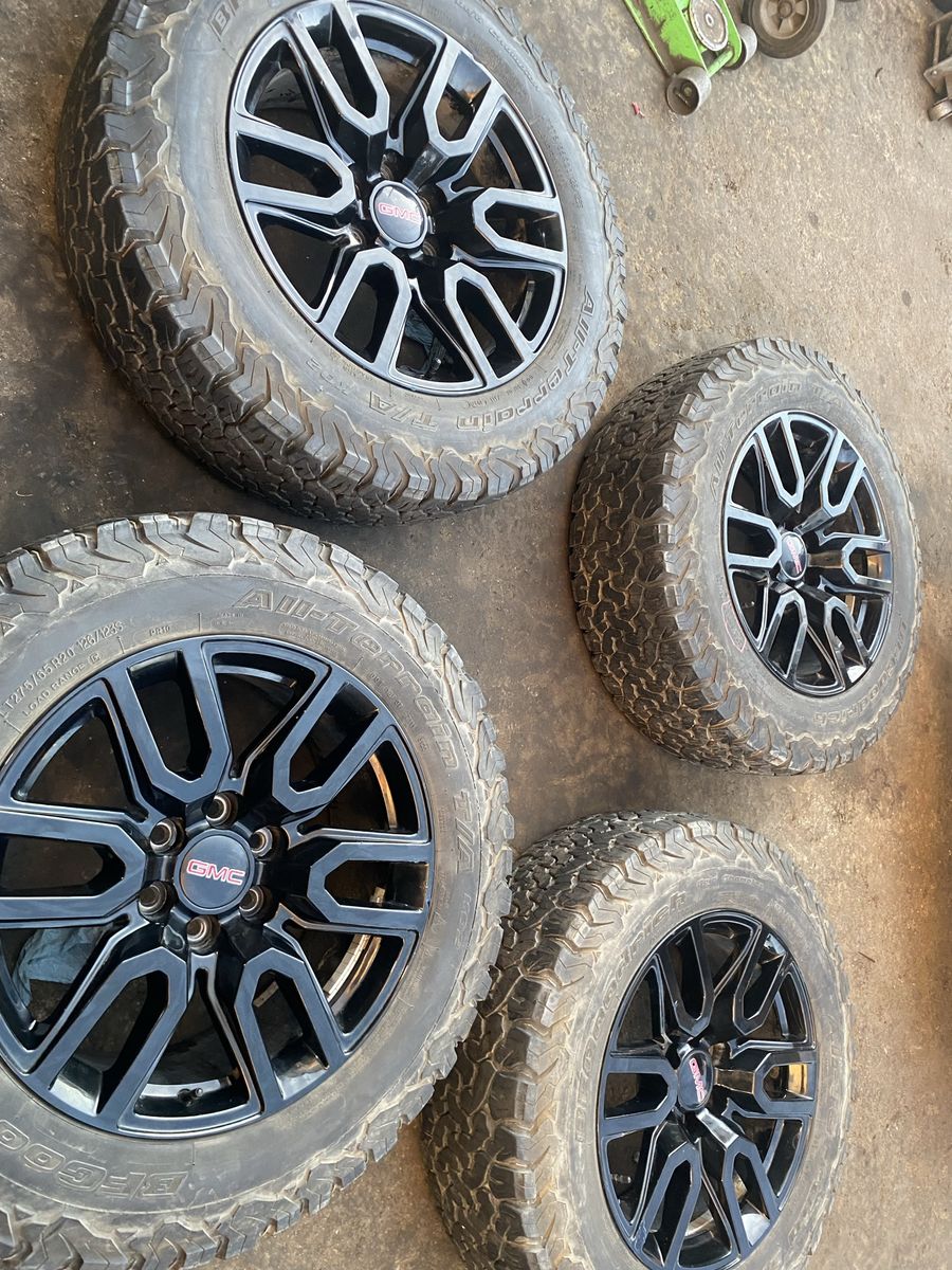 FULL SET RIMS TIRES GMC TAHO SIERRA  GOOD CONDITION LT275-65-20 BFGOODRICH