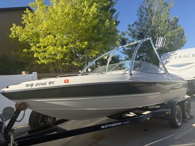 2008 Stingray 205LR boat